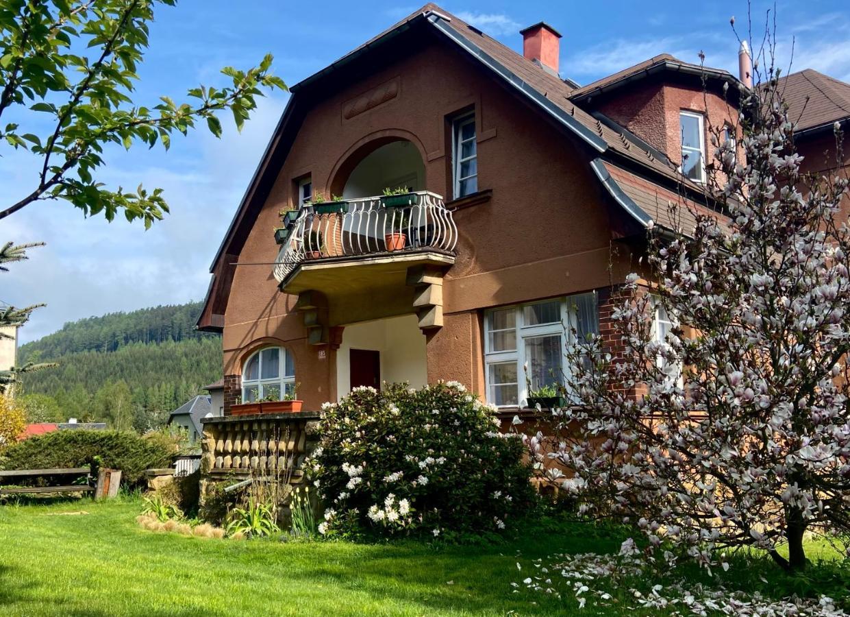 Apartman Teplice Nad Metuji Exterior photo