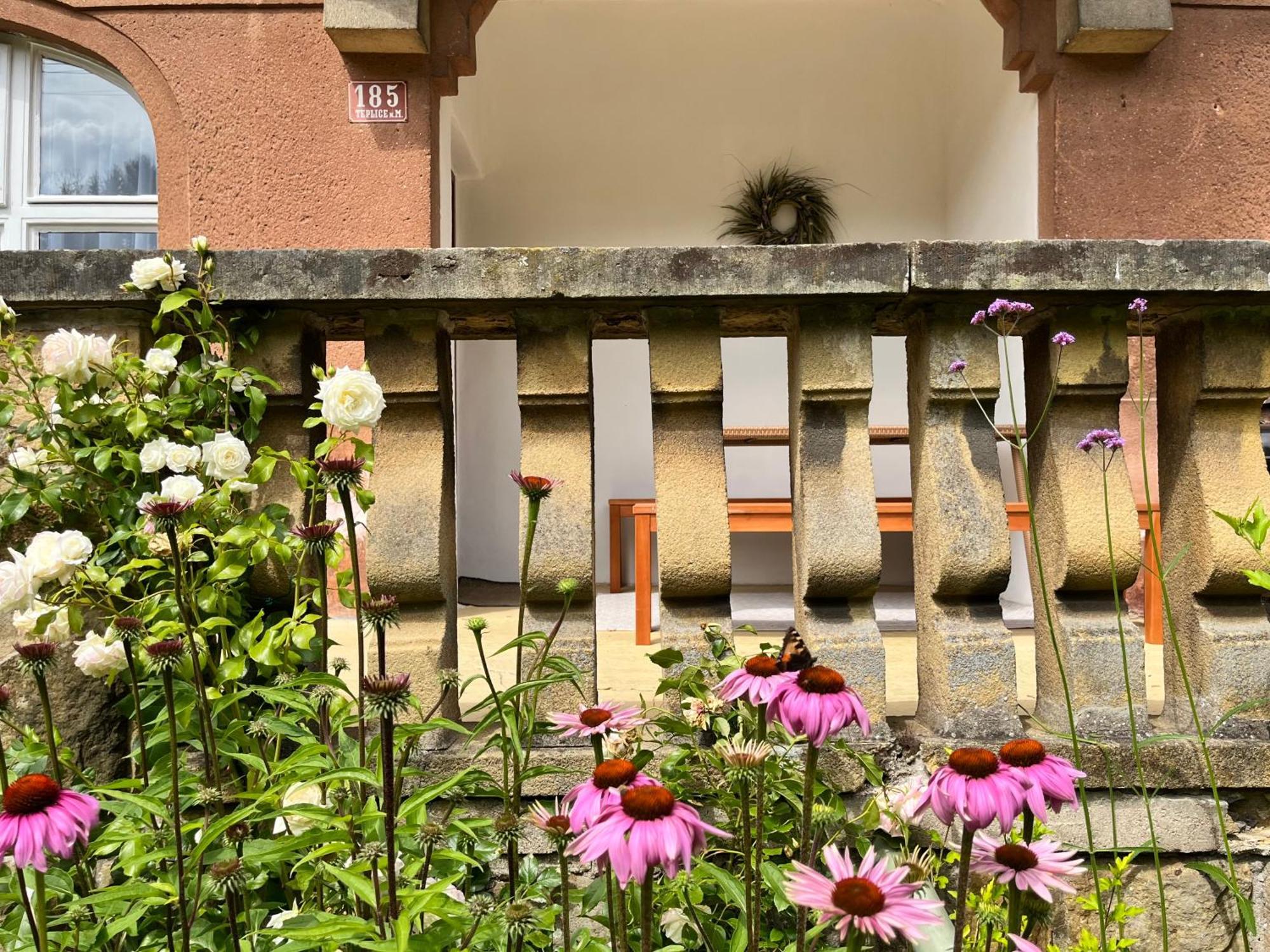 Apartman Teplice Nad Metuji Exterior photo